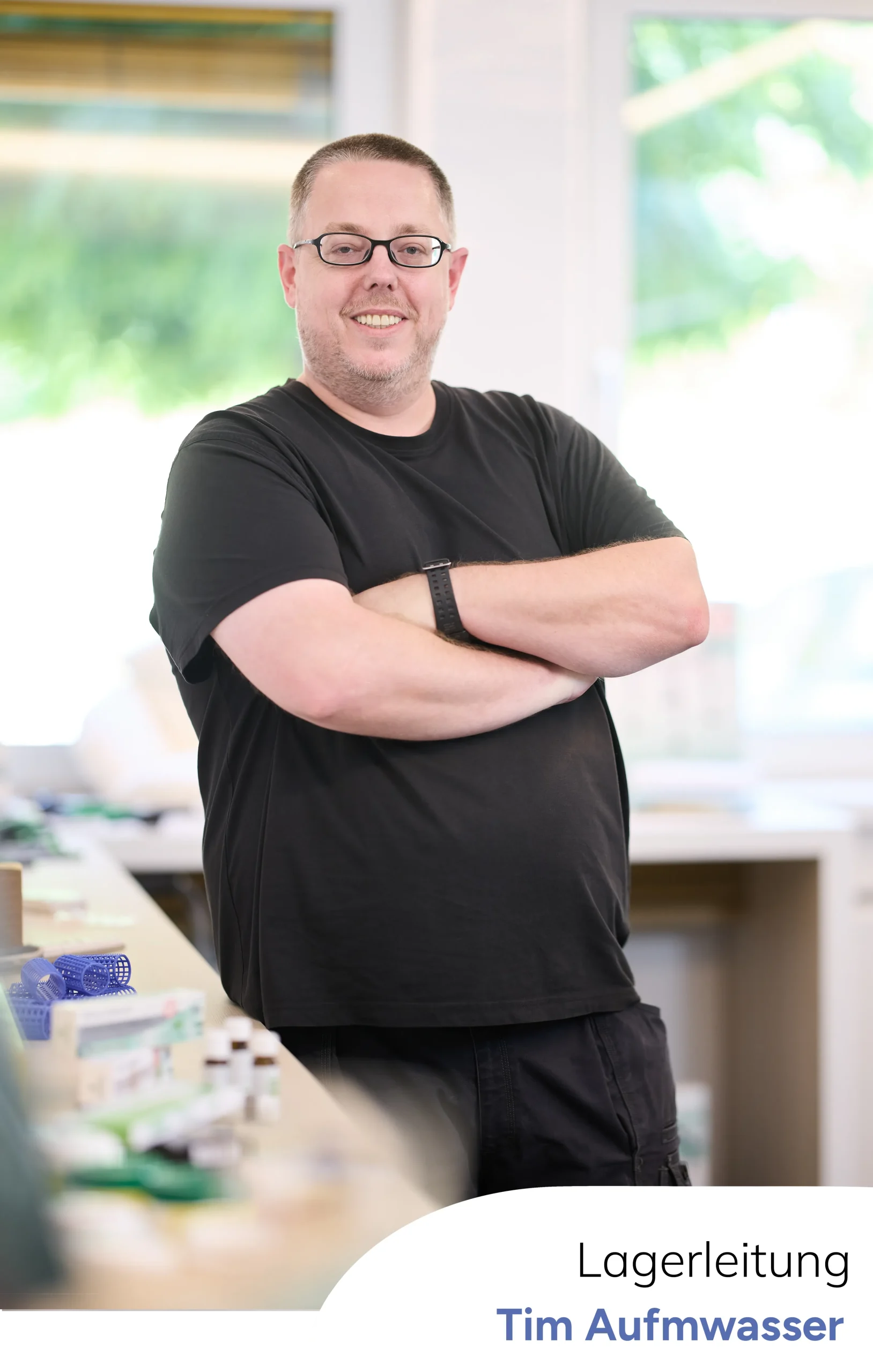 Portrait Mitarbeiter Tim Aufmwasser Lagerleitung 